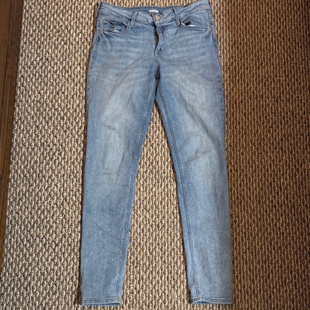 Old Navy Women's Faded Light Blue Skinny Jeans